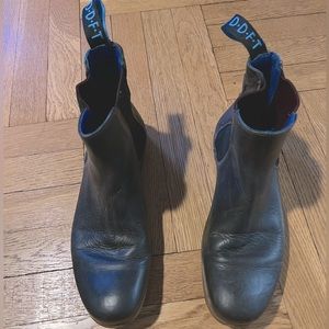 Grey John Fluevog Chelsea boots size 9